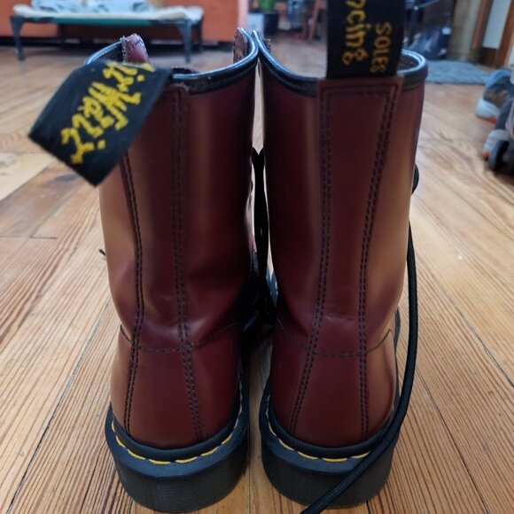 Doc Dr Martens Air Wair 1460 Women's Smooth Leather Lace Up Boots US 8 / EU 39 - Picture 2 of 5